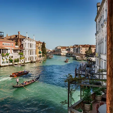 アパート Ca' Mainella Grand Canal View 4 Bedrooms In Dorsoduro ヴェネツィア